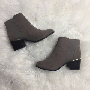 9W Grey Suede-like Booties w/ Metallic Detail